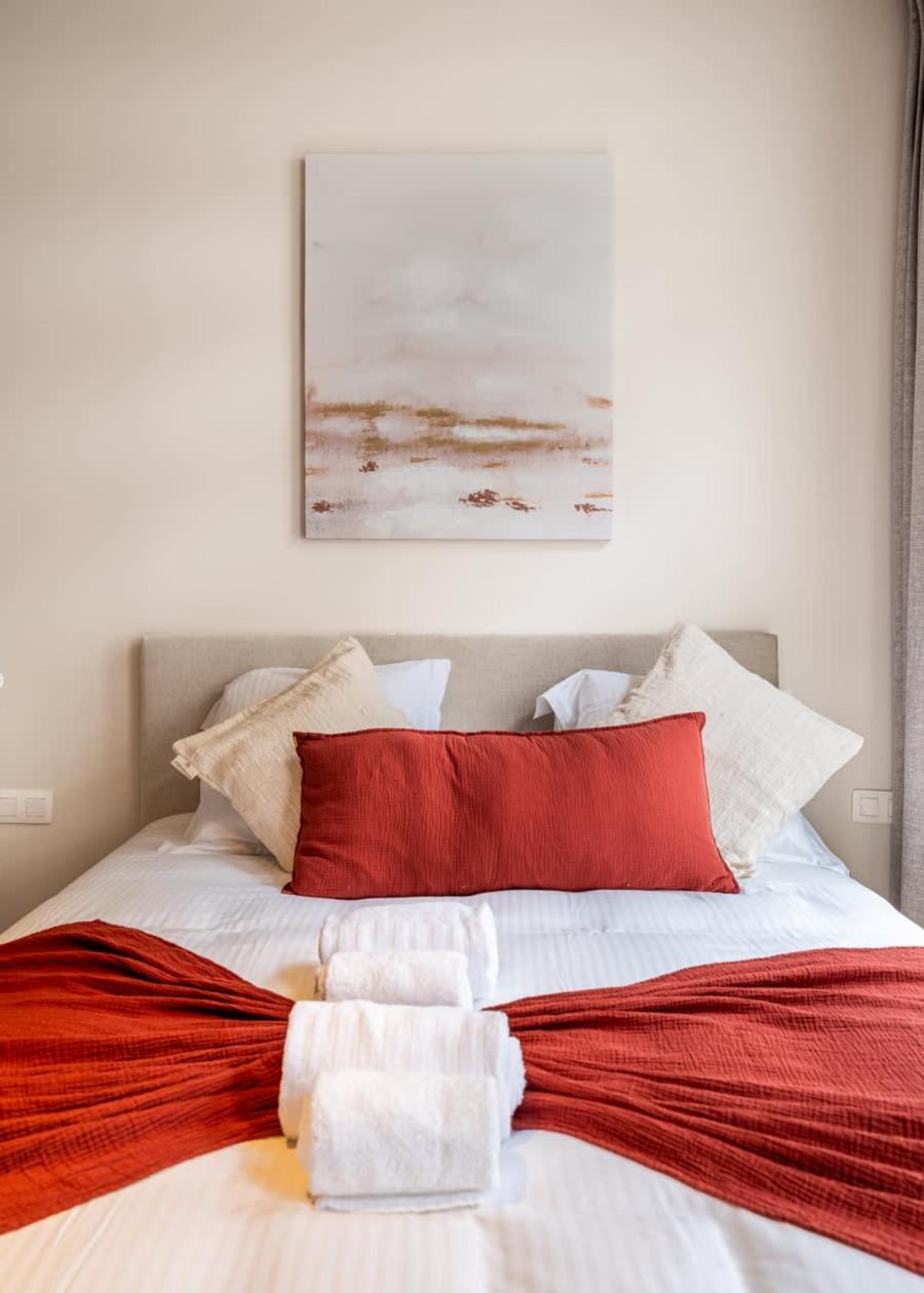 Huswell - Modern Renovated In The Vibrant Heart Of *